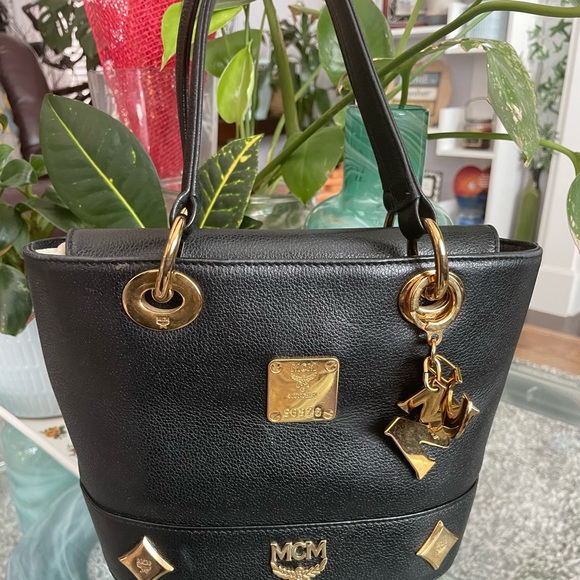 MCM - Picture 1 of 7